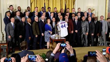 Obama recibió a los Cubs y reiteró importancia del deporte