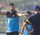 Piqué se entrena con normalidad a dos días del derbi catalán