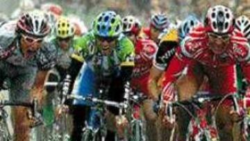 <B>SPRINT.</b> Ongarato (izq.) batió a Valverde, Garrido y Perdiguero.