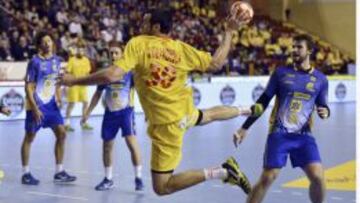 Gedeón Guardiola lanza a puerta. España vistió de amarillo.