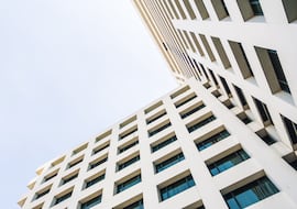 La familia china que ha levantado un edificio de 15 plantas para sus miembros: “Querían construir casas nuevas e independientes”