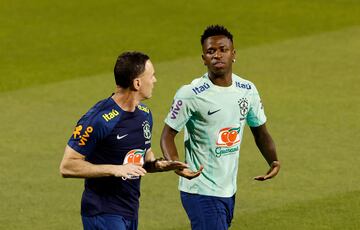 Vinicius, durante una sesión de entrenamiento en Qatar.