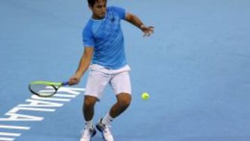 Nicolas Almagro durante su partido contra Marcos Baghdatis en el torneo de tenis de Kuala Lumpur (Malasia)