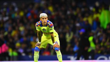Afición del América rebautiza a Cristian Calderón