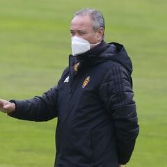 JIM repiensa su alineación