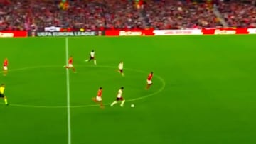 Osorio vuelve a enamorar a Europa y hace esto en Inglaterra: ¡jugada superlativa del chileno!