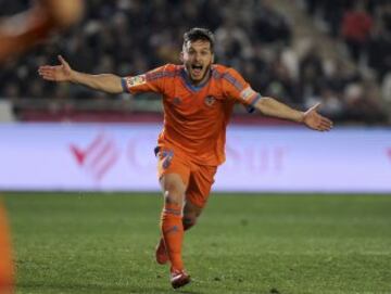 Piatti celebra el 1-2.