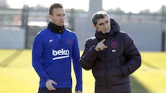 Valverde takes Barça training on Monday with no word on future