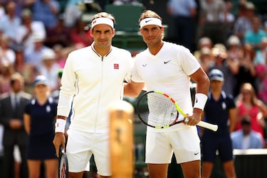 En el tenis masculino, la lucha por la supremacía de los Grand Slams va asociada a los tres nombres más grandes de este deporte: Roger Federer, Rafa Nadal y Novak Djokovic. El suizo es quien domina con un total de 20 entorchados, pero la mayor juventud de Rafa y Novak juega en su contra. Curiosamente, pese a los grandes nombres que figuran en la lista, ninguno de ellos fue capaz de ganar al menos cada uno de los Grand Slams en dos ocasiones. 