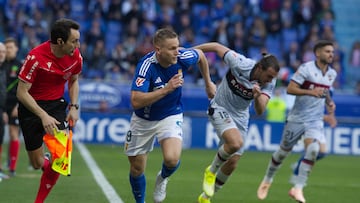 07/05/25 PARTIDO 2ª DIVISION
REAL OVIEDO - LEVANTE
ALEMAO EN BANDA CON EL BALON ANTE EL LINIER EL PASADO PARTIDO