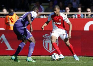 Mbappé has been on fire this season. Here he faces Issa Diop of Toulouse FC during a Ligue 1 match, 29 April 2017.