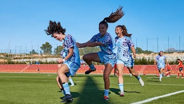 Raquel Zuazo celebra el 3-3 de España ante Austria en la clasificación de la Eurocopa femenina sub-17.
