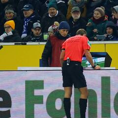 En Alemania se hartan del VAR