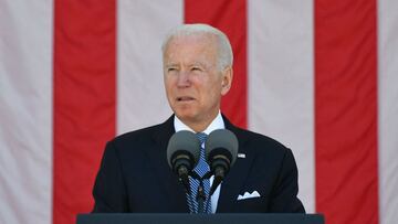 El presidente de los Estados Unidos, Joe Biden, pronuncia un discurso en la 153a celebraci&oacute;n del D&iacute;a Nacional de los Ca&iacute;dos en el Cementerio Nacional de Arlington en el D&iacute;a de los Ca&iacute;dos en Arlington, Virginia, el 31 de mayo de 2021. 