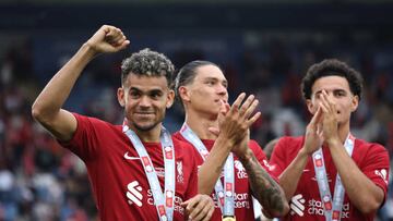 LEICESTER, ENGLAND - JULY 30: Luis Diaz of Liverpool celebrates with winners medal after the final whistle of The FA Community Shield between Manchester City and Liverpool FC at The King Power Stadium on July 30, 2022 in Leicester, England. (Photo by Marc Atkins/Getty Images)