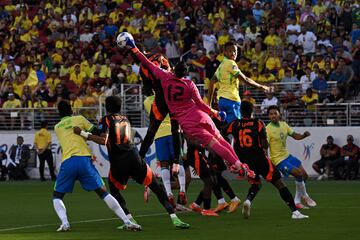 La Selección Colombia y la Selección de Brasil igualaron 1-1 en el cierre del Grupo D de la Copa América, gracias a las anotaciones de Rapinha y Daniel Muñoz.