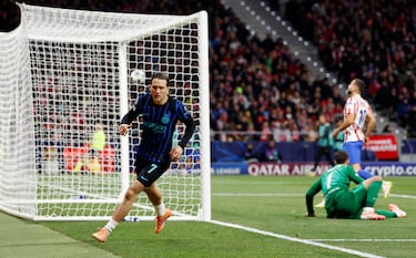 Preciosa la pared que tira Zielinski con Bonny, entrando en diagonal por la izquierda al área y batiendo por bajo a Musso con un disparo cruzado.
