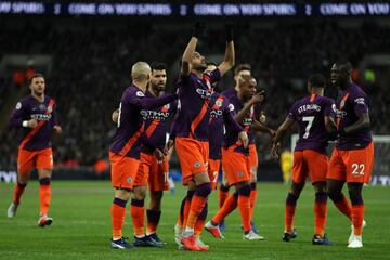 Mahrez celebra su gol al Tottenham en Wembley durante el partido que enfrentó al Manchester City y a los Spurs en la Premier League.