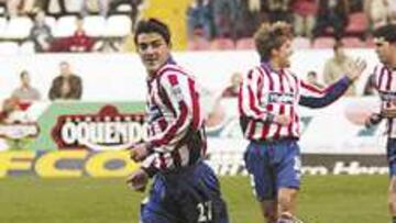 <B>NUEVA PAREJA.</B> Villa y Soto formarán el ataque gijonés en El Plantío.