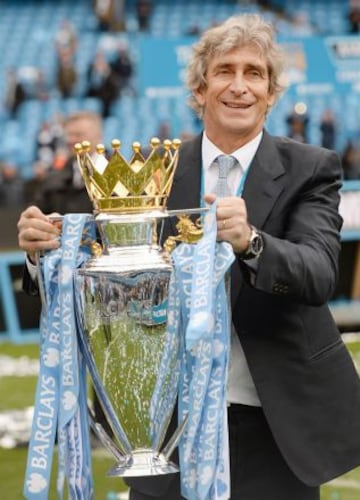 En 2013-2014, con Manchester City, Manuel Pellegrini se transformó en el primer entrenador latinoamericano y el primero no europeo que gana la Liga de Primera División de Inglaterra.