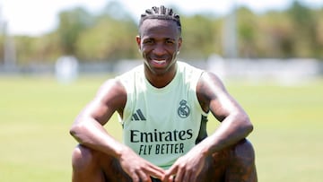 El delantero del Real Madrid no deja de sorprender a sus millones de seguidores con sus cambios de peinado. Esta vez se ha viralizado en redes su nuevo 'look' que est¨¢ luciendo en el Mundial de Clubes 2025, el cual ha provocado numerosos comentarios.