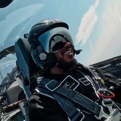 Lewis Hamilton takes childhood dream to new heights with astronaut training flight