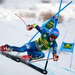 Shiffrin vuelve a ganar 323 días después e iguala a Hirscher