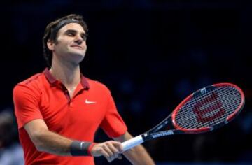 Roger Federer desplegó toda su artillería para aguantar a Stanislas Wawrinka y jugar una nueva final del Master.