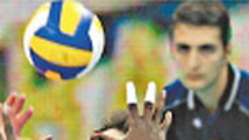 Pascual supera el bloqueo.