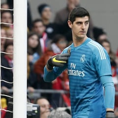 Courtois, Vermaelen y Januzaj, en la lista de Roberto Martínez
