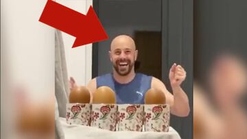 Tres huevos y la calva de Pepe Reina: la arrasadora broma del portero espa?ol