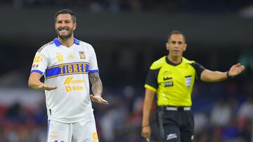 André-Pierre Gignac durante un partido entre Tigres y Cruz Azul.