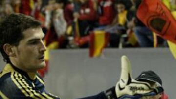 <b>HOMBRE RÉCORD.</b> Iker Casillas bate récords en la Selección y en el Real Madrid.