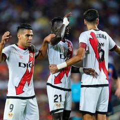 Vallecas se viste de largo para recibir a un Rayo imbatido