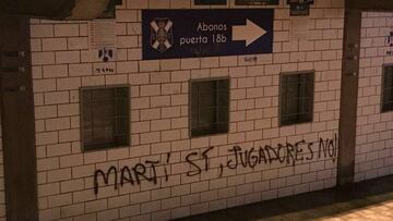 Pintadas en el Heliodoro contra los jugadores