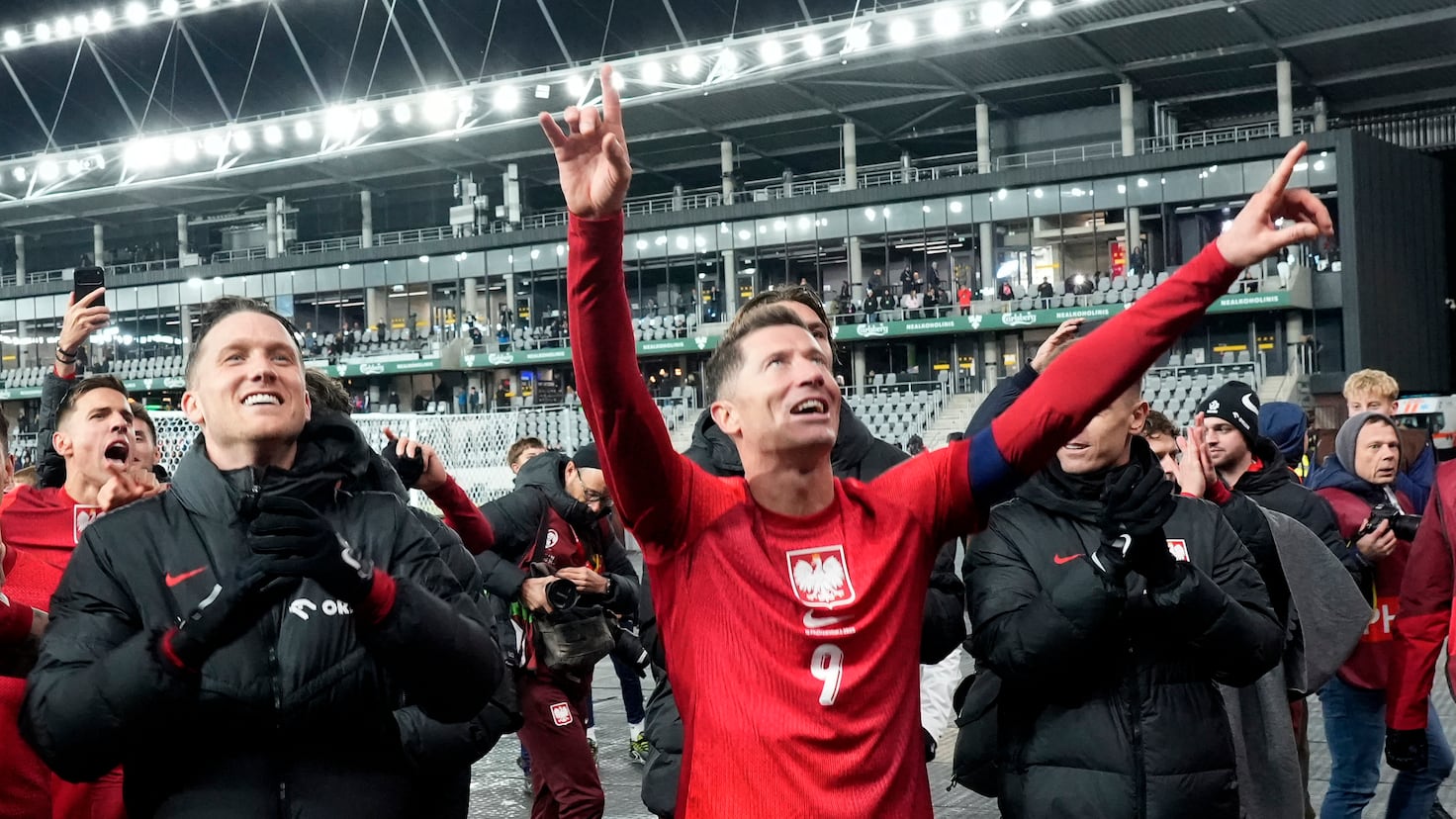 Lewandowski e Szymanski perseguem os Untherlands