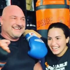 Demi Lovato derribó a Stallone y ahora ha roto un diente a su entrenador de boxeo