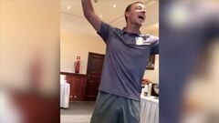 John Terry deber¨ªa dedicarse a la m¨²sica ?Qu¨¦ voz!