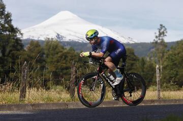 El volcán Villarrica fue protagonista en la gran mayoría de las postales del Ironman de Pucón como es costumbre.