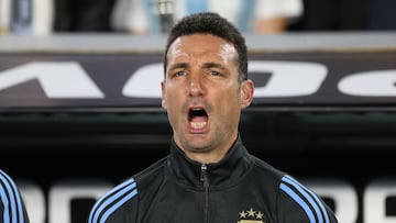 BUENOS AIRES, ARGENTINA - MARCH 25: Lionel Scaloni, Head Coach of Argentina sings the national anthem prior to the South of American FIFA World Cup 2026 Qualifier between Argentina and Brazil at Estadio Más Monumental Antonio Vespucio Liberti on March 25, 2025 in Buenos Aires, Argentina. (Photo by Daniel Jayo/Getty Images)