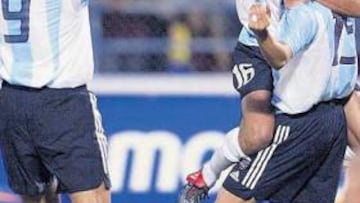 <b>¿DE VUELTA? </b>Pablo Aimar y D?Alessandro podrían volver a celebrar de nuevo los goles con la selección de su país.