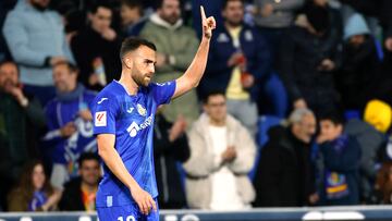 El delantero del Getafe Borja Mayoral celebra su gol.