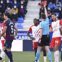 El Huesca no puede contra nueve