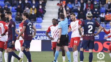 El Huesca no puede contra nueve