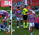 Su portero en el suelo y decide hacer esto: la surrealista escena de un ex de LaLiga que ya es viral en redes