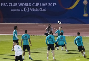 Cristiano Ronaldo de cabeza.