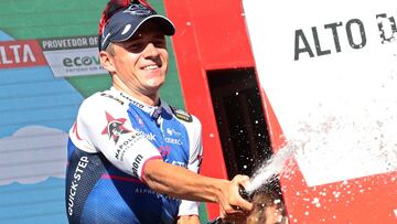 Evenepoel: ¡°La situaci¨®n es buena, pero queda carrera¡±