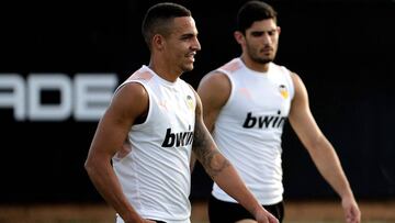 Rodrigo se cae del once, debuta Maxi y Marcelino elige a Wass para la derecha