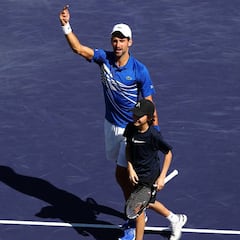 Los tenistas deberán llevar ellos mismos sus toallas