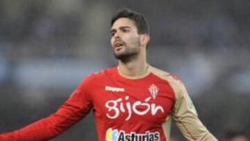 <b>PRETENDIDO. </b>Bot¨ªa, que dejar¨¢ el Sporting en unos d¨ªas, continuar¨¢ su carrera en otro club. Atl¨¦tico y Sevilla desean hacerse con su ficha.